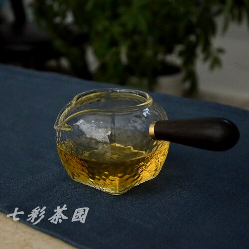 台湾 耐热玻璃 木柄锤纹公道杯 230ml