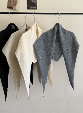 美作2025新款灰色披肩女外搭叠穿秋冬保暖三角巾针织围巾女高级感