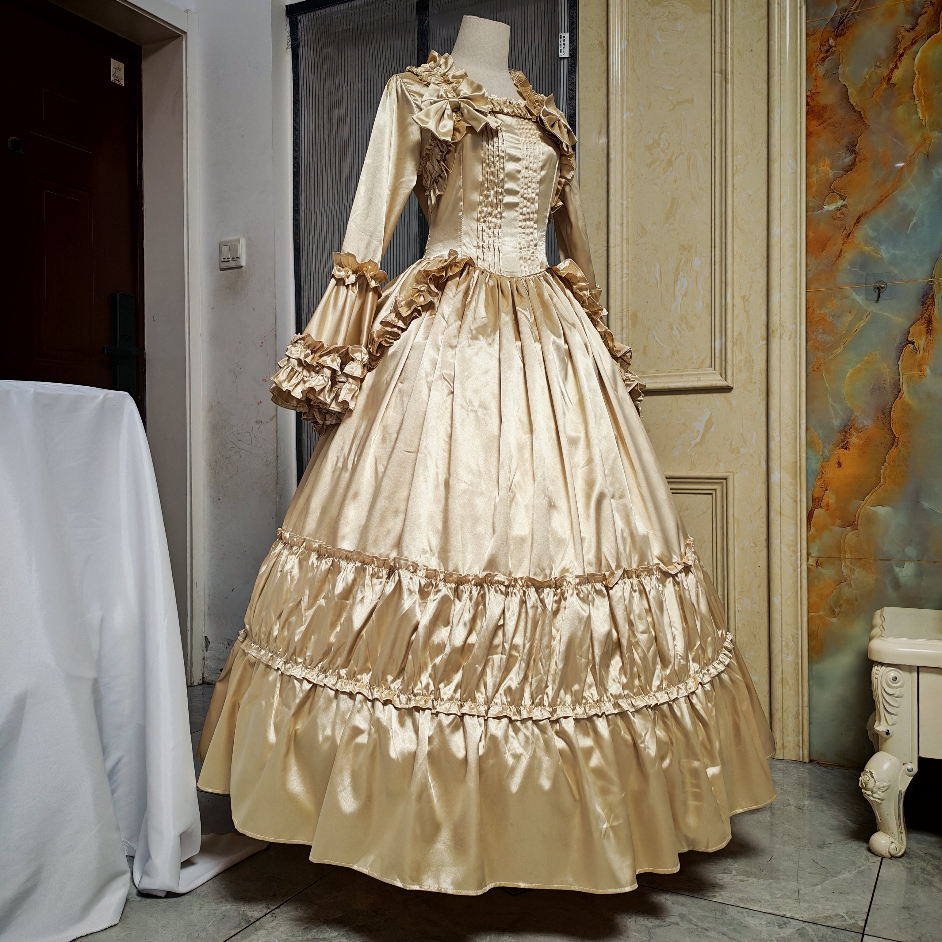 风度COS Lolita哥特式宫廷风喇叭袖大裙摆连衣长裙 舞台礼服定制,模玩/动漫/周边/娃圈三坑/桌游,Cosplay女装/cos女装,淘宝优惠券,粉丝福利购,淘宝优惠卷