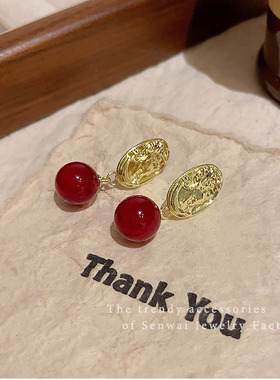 椭圆人像红色豆豆耳环女复古气质名媛风耳饰秋冬季本命年耳钉银针