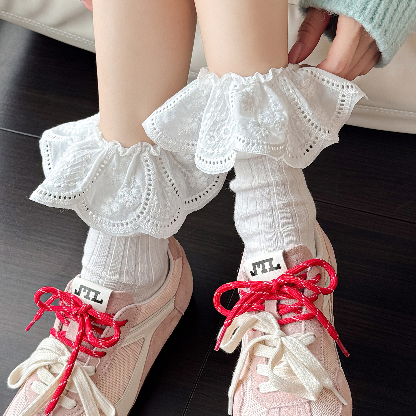 秋冬款米白色小腿袜子女甜美花边咖啡色棉短袜子浅灰色中筒堆堆袜