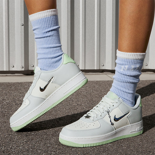 Nike/耐克女士耐磨低帮运动鞋