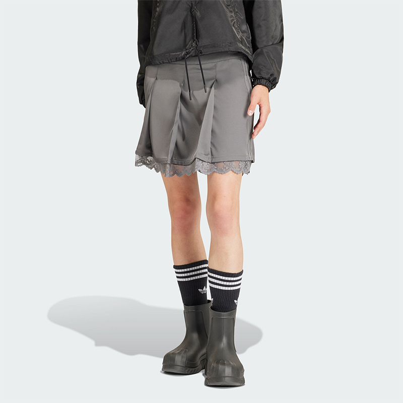 Adidas/阿迪达斯正品三叶草女士蕾丝边运动休闲半身裙IZ5001