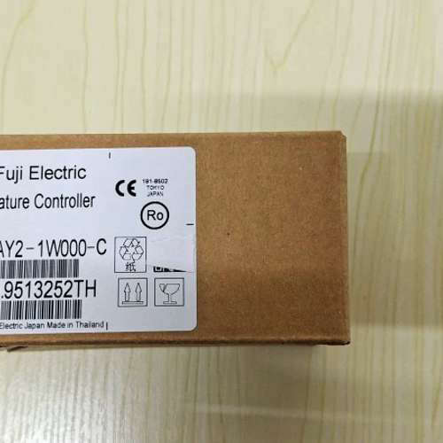 富士温控器 PXE5TAY2-1W000-C 全新