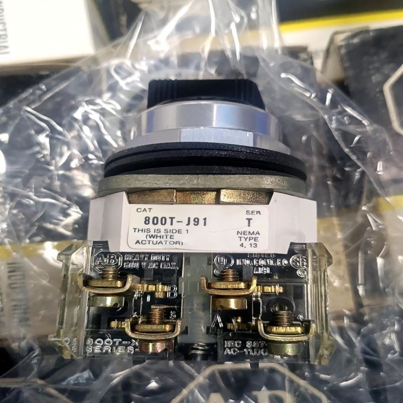 武藏点胶机控制器ML808FX 两台，成色漂亮，功能完好，单