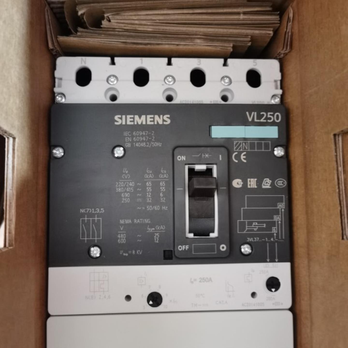 漏电开关 3VL3725-1EJ46-0AA0-Z V250N 4P 200A 250A