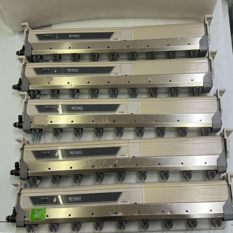 PLC CP1E-E400R-A 设备上拆下来的