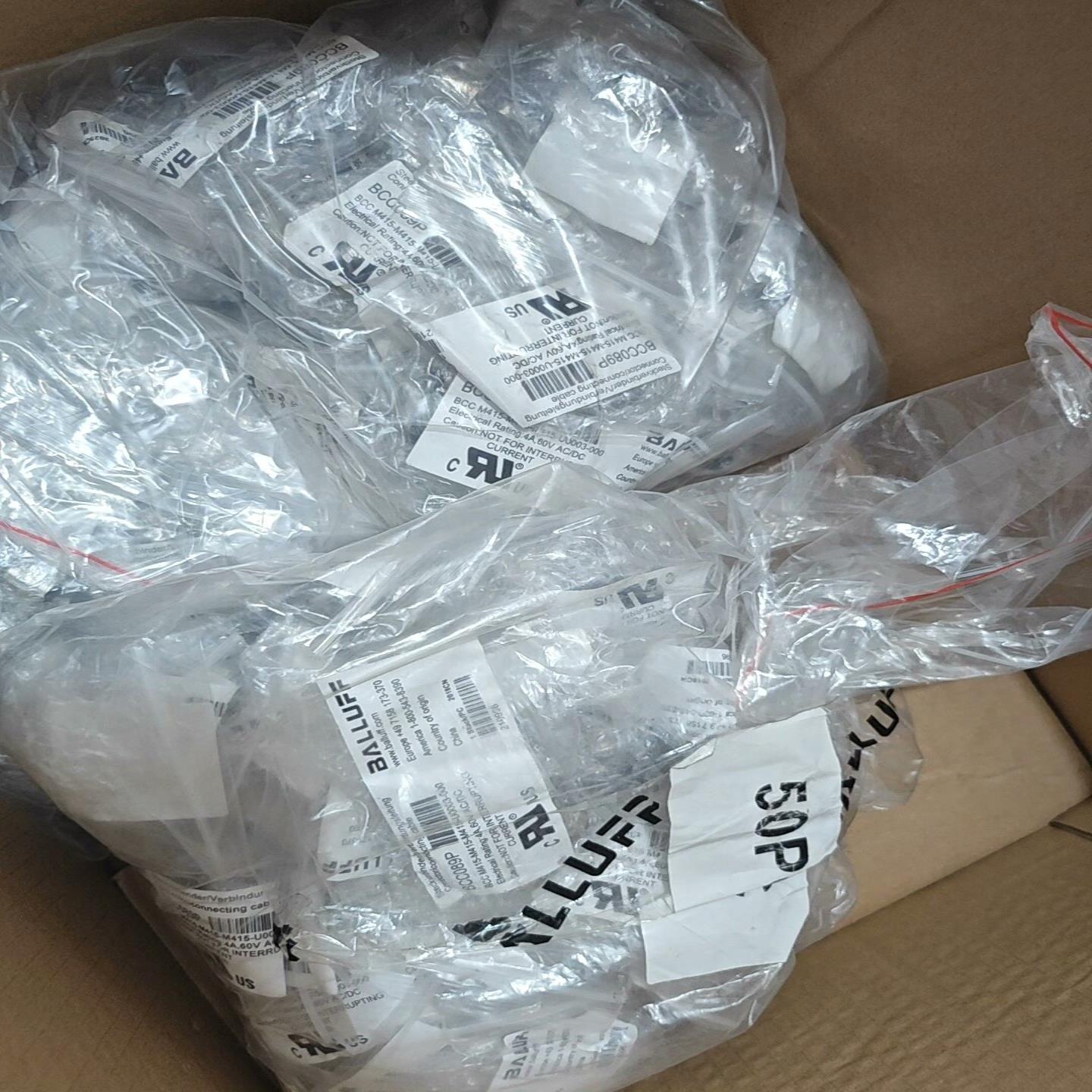 BALLUFF巴鲁夫BCC089P接插器T型分配器BCC M