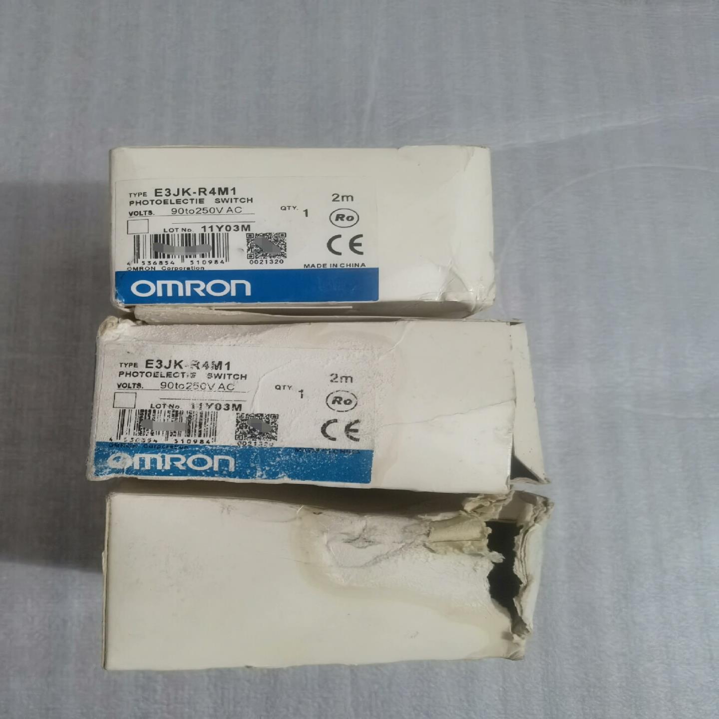 全新E3JK-R4M1光电开关90-250VAC三个