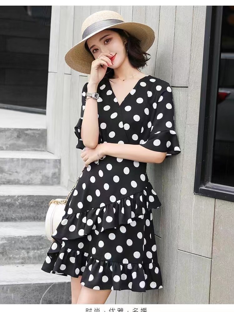 cloris maat c&m 波点v领修身荷叶边法式淑女a字连衣裙 s码 155