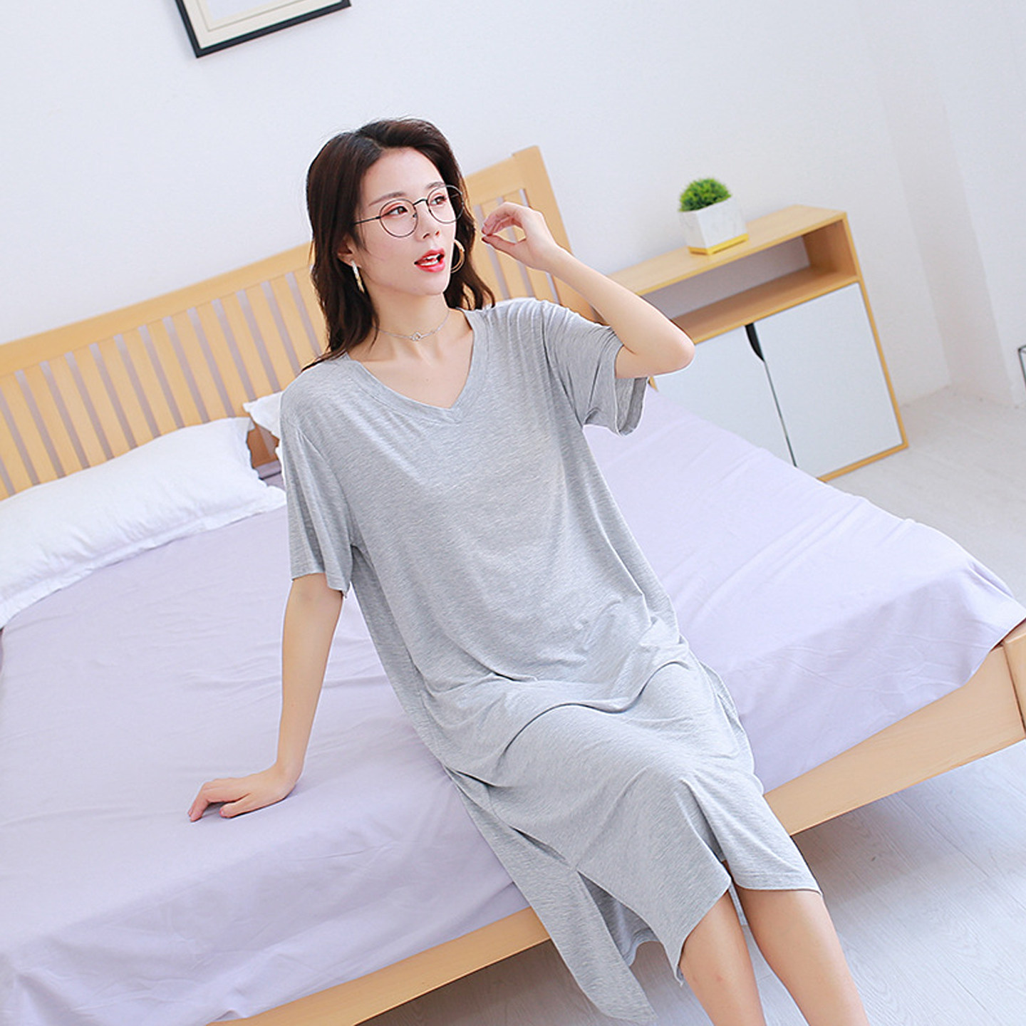 侧开叉V领莫代尔睡裙夏季可外出短袖睡衣女宽松大码胖妈妈家居裙