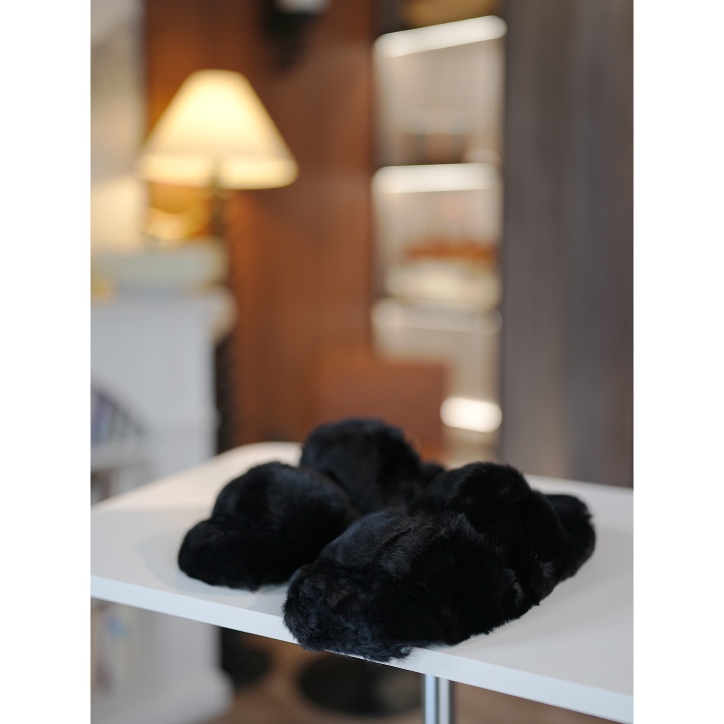 松驰慵懒獭兔毛一字双带毛毛拖鞋