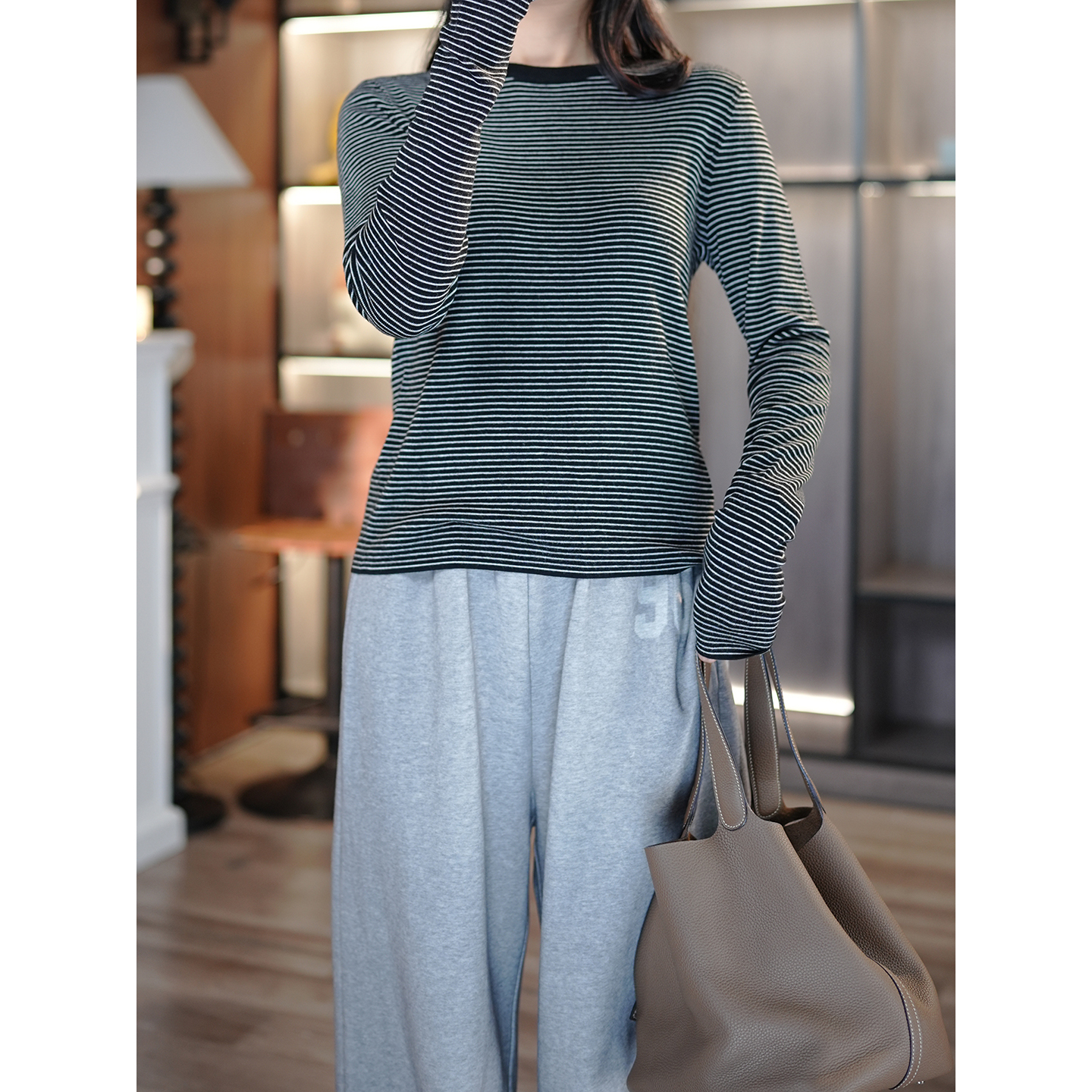 美丽奴羊毛圆领长袖打底针织衫