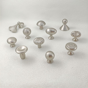 轻法式极简柜门抽屉单孔拉手现代简约圆形亚拉丝橱柜小把手高级感