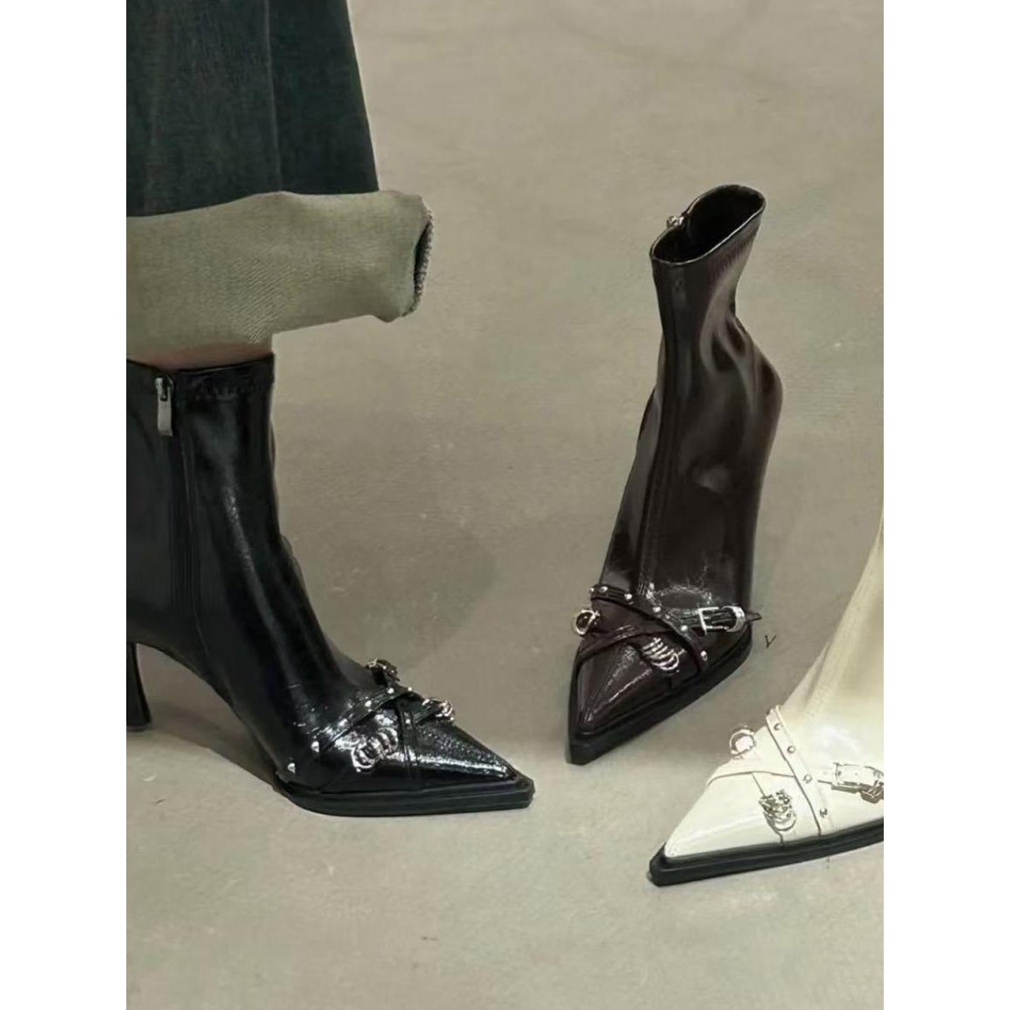 高级感！气质漆皮尖头高跟短靴女秋冬金属皮带扣侧拉链细跟瘦瘦靴