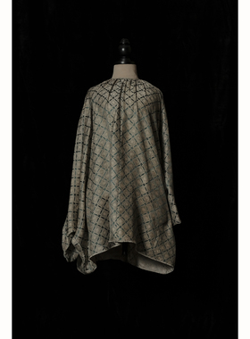 Mutedance 丝质方格罩衫