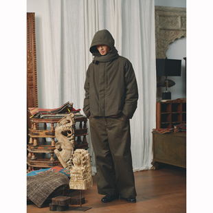 连帽油罐夹克 XUE AVIVA JIFEI