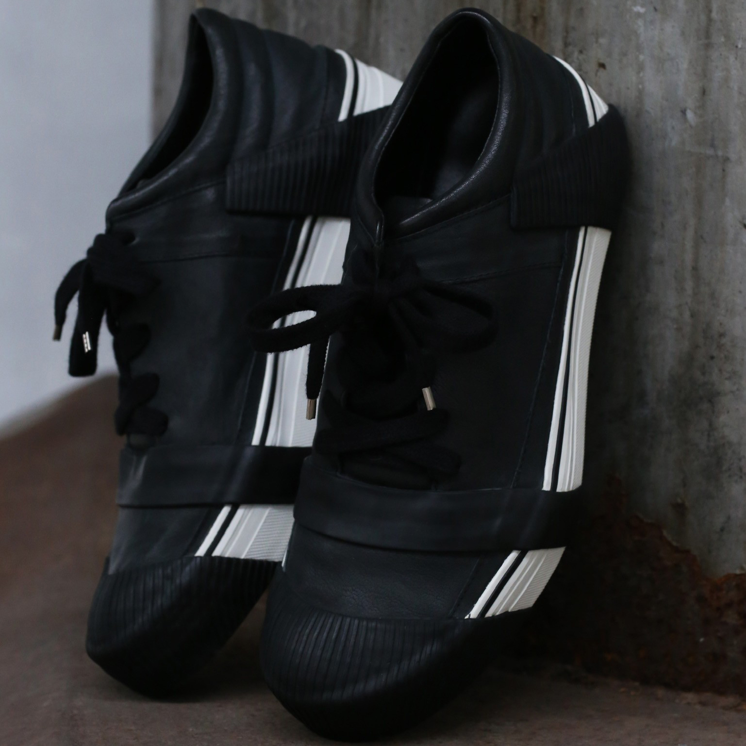 秋冬袋鼠皮系带休闲板鞋