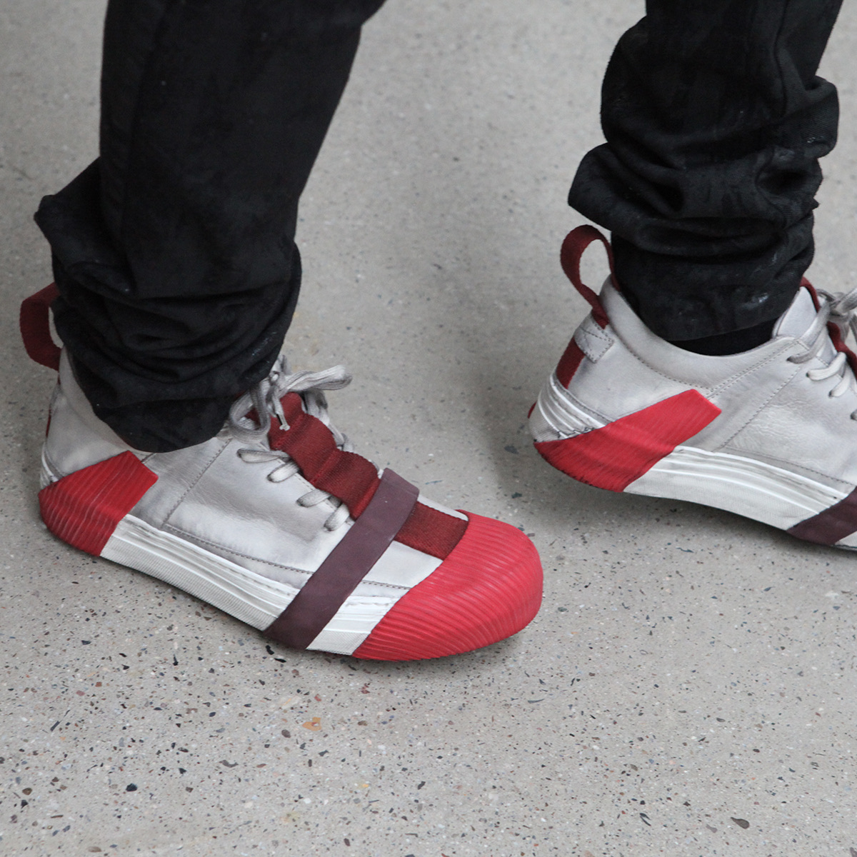 40%OFF Boris Bidjan Saberi 袋鼠皮红脏白撞色系带休闲板鞋