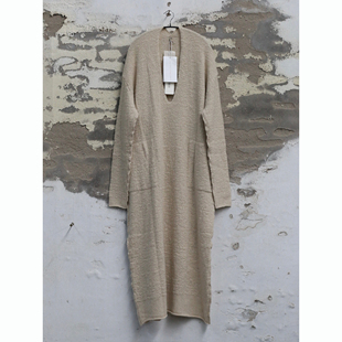 Andresen place 25秋冬 common 买手店 牦牛绒长V领连衣裙 Daniel