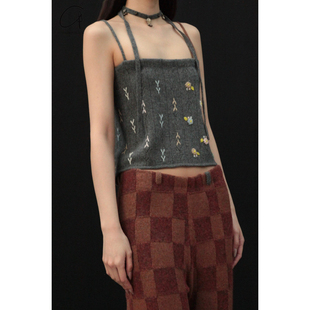 YANYAN KNITS 刺绣围裙上衣