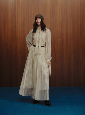 INTO THE EAST 白色迷你腰果/深棕佩斯利花纹抽绳碎褶真丝半裙