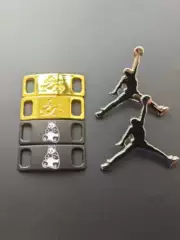 Suitable for Supreme X Wang Yibo's Same Style Dunk Low Gold Shoe Buckle, Metal Personalized Shoe Buckle, Unisex DIY