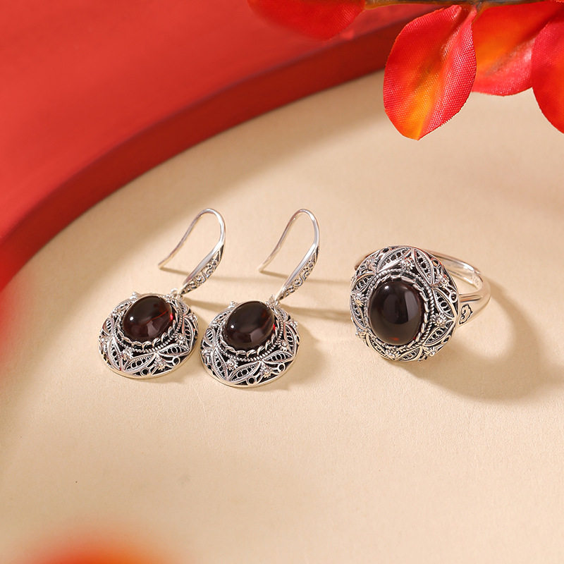 通体纯银S925纯银血珀复古做旧小雏菊如意镂空蛋面戒指耳坠两件套