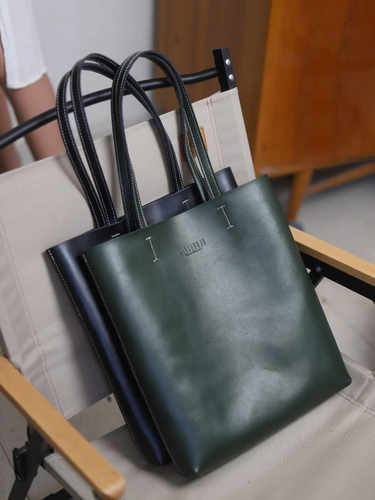 竖款油蜡牛皮简约大容量托特包