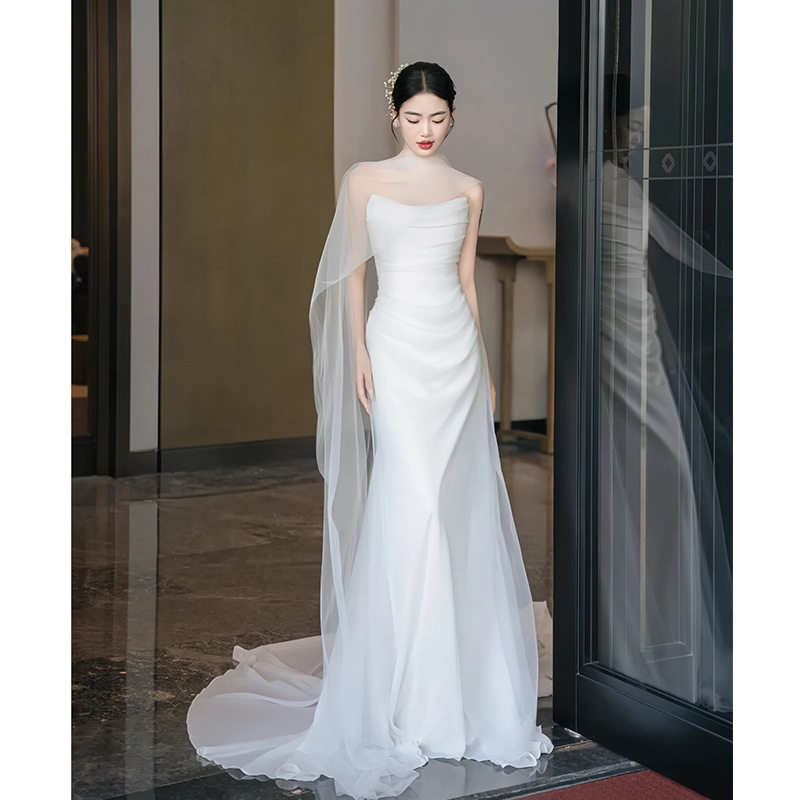 法式抹胸轻婚纱高级感简约缎面森系超仙新娘迎宾出门纱鱼尾礼服裙