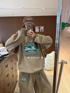 東room2026冬季新款时尚百搭英文字母加绒运动风连帽卫衣裤套装女
