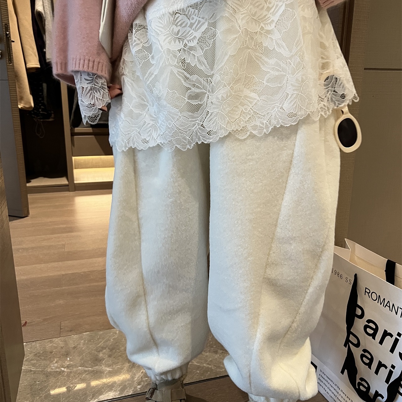 软软糯糯仿羊绒束腿卫裤