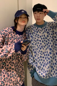 情侣装秋冬新款 豹纹提花情侣毛衣针织衫外套H682 P78 控98 女类图片
