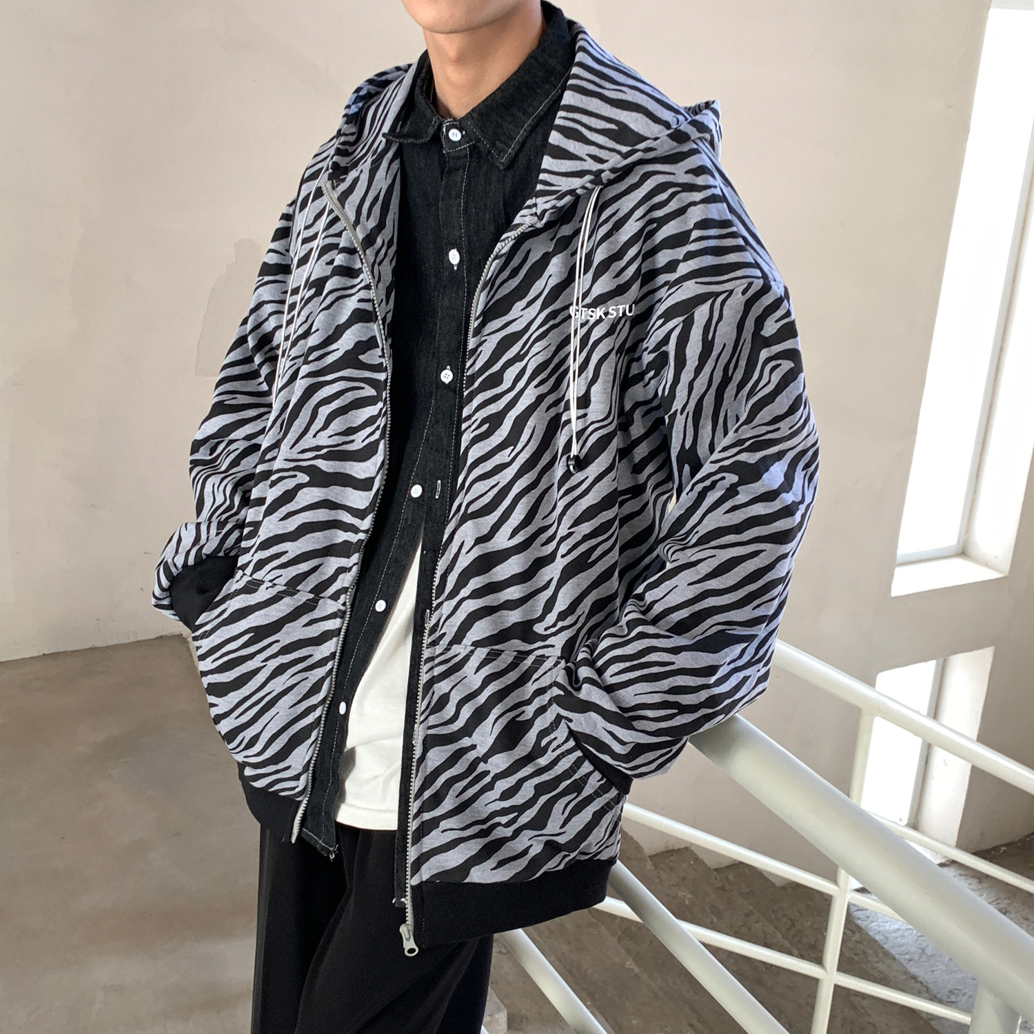 21斑马纹中性外套 拉链连帽情侣卫衣夹克开衫 H562 P78 男类图片