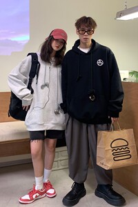 2022情侣装春装 铁环长帽绳宽松情侣卫衣连帽外套H704 P68女类图片