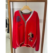 深圳南油高端女装 优雅显瘦软糯红色V领撞色边针织衫 2026春季 新款