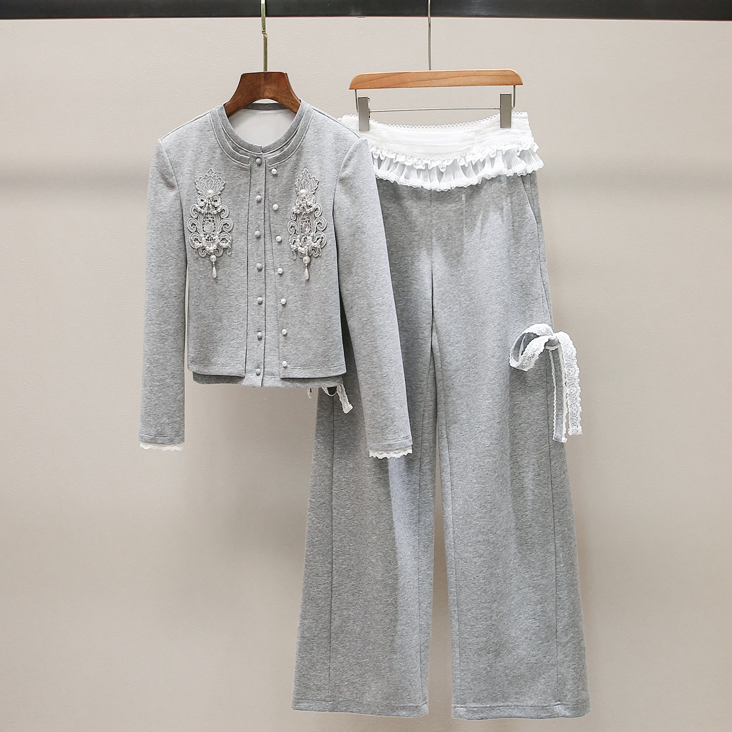 [现货]深圳南油高端女装2025秋季钉珠饰假两件卫衣外套+长裤套装,女装/女士精品,时尚套装,淘宝优惠券,粉丝福利购,淘宝优惠卷