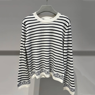 深圳南油高端女装2026春季新款海军风圆领条纹百搭休闲毛针织衫女