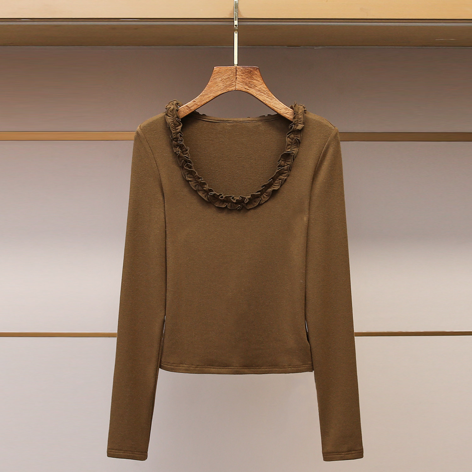 深圳南油高端女装2025冬季新款U领花边舒适修身针织打底T恤上衣女