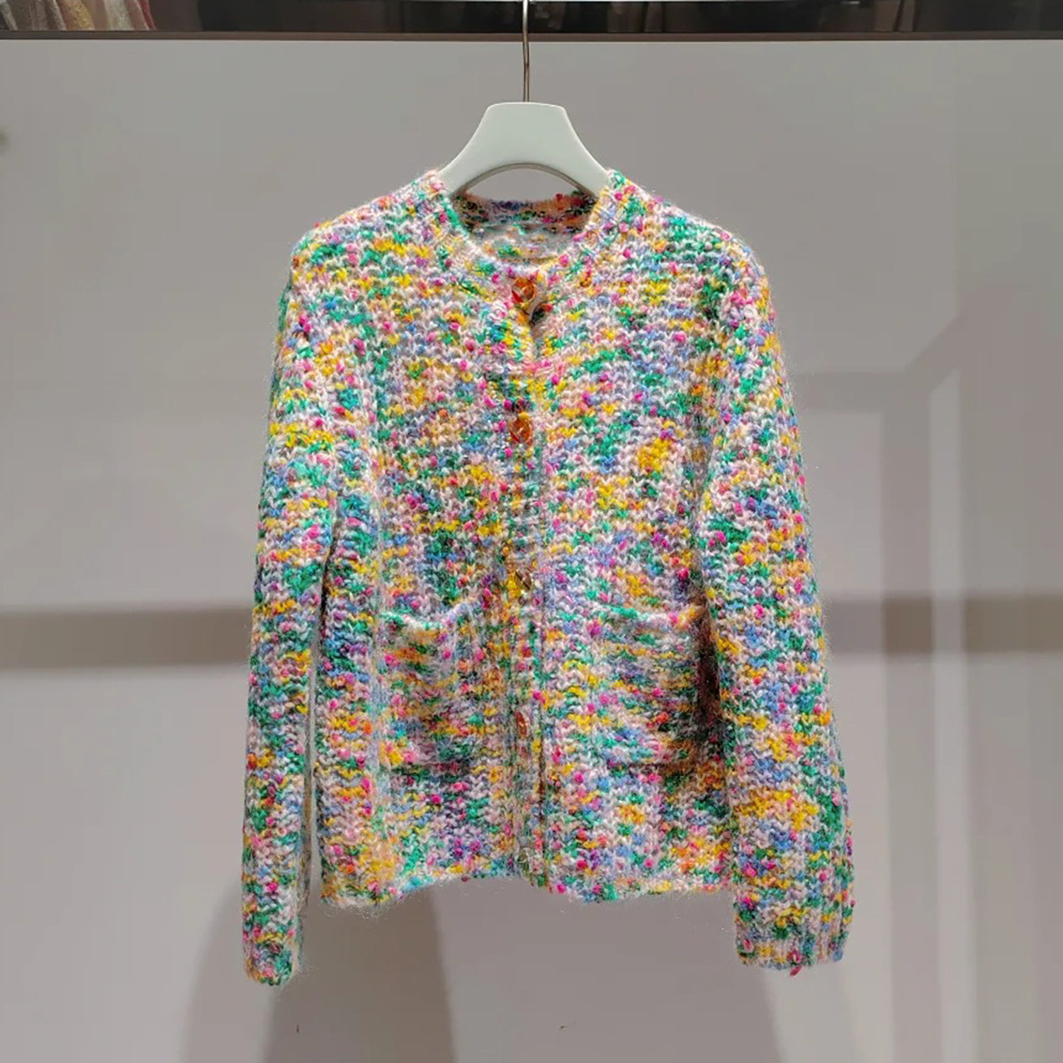 深圳南油高端女装2026春季新款设计感混纱彩色圆领针织开衫毛衣女