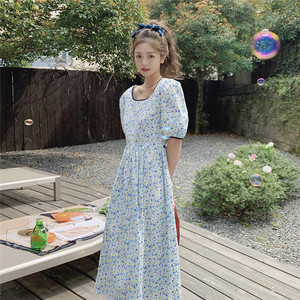 露背碎花连衣裙女夏法式温柔风设计感小个子收腰显瘦初恋茶歇裙子图片