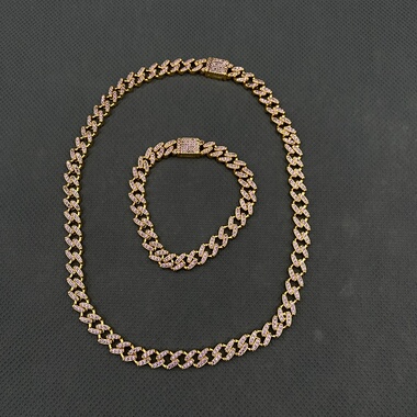 欧美外贸饰品时尚百搭个性夸张手链女多款颜色手链CH紫色手链项链