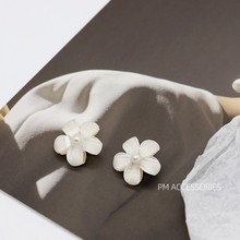 女式花朵金属珍珠纽扣小清新花型贴片衬衫扣子针织衫连衣裙装饰扣