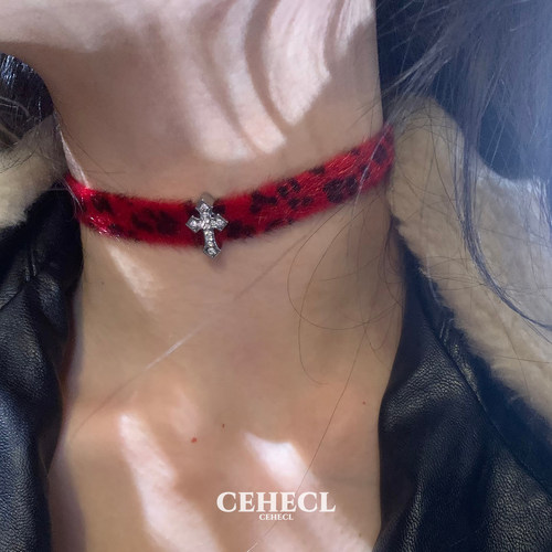 y2k千禧闪钻十字架choker颈链女