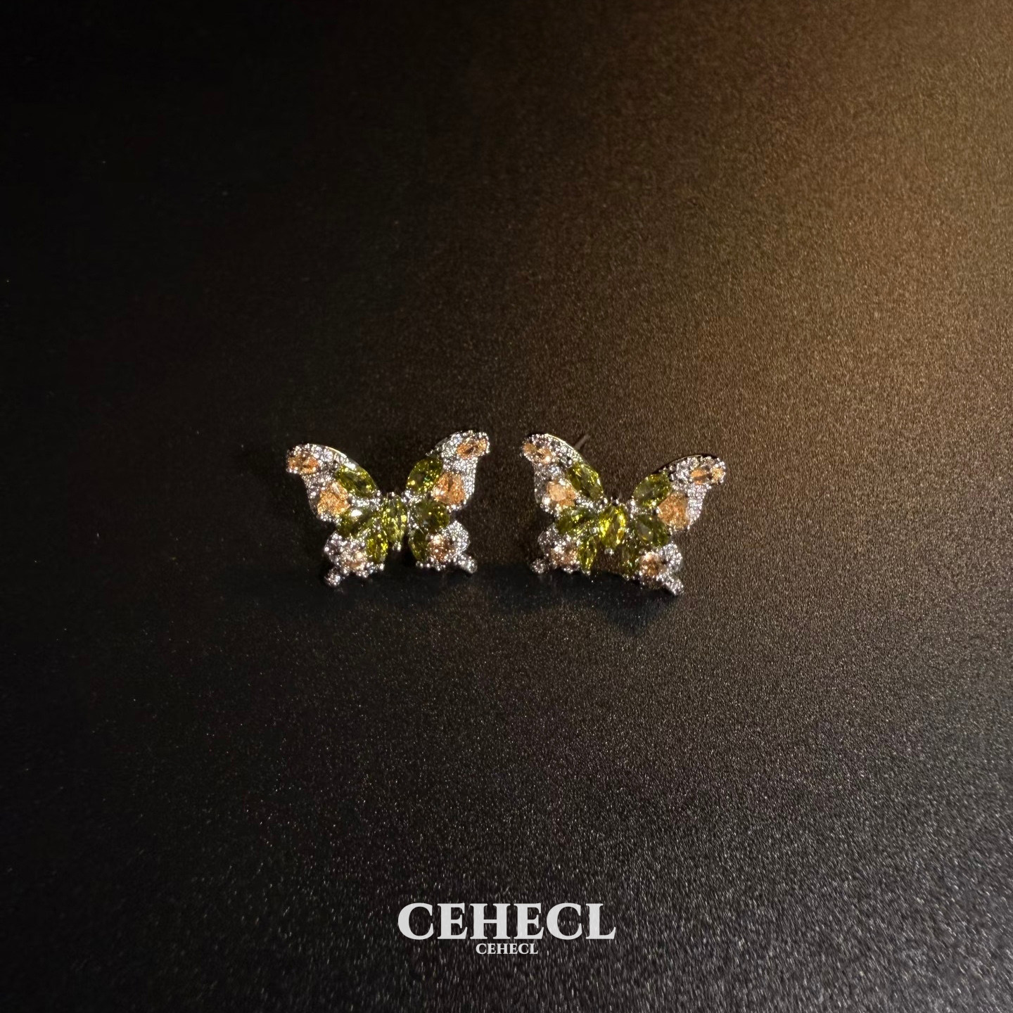 橄榄绿色满钻蝴蝶超仙耳环s925银针复古精致轻奢耳钉高级感耳饰品,饰品/流行首饰/时尚饰品新,耳钉,淘宝优惠券,粉丝福利购,淘宝优惠卷