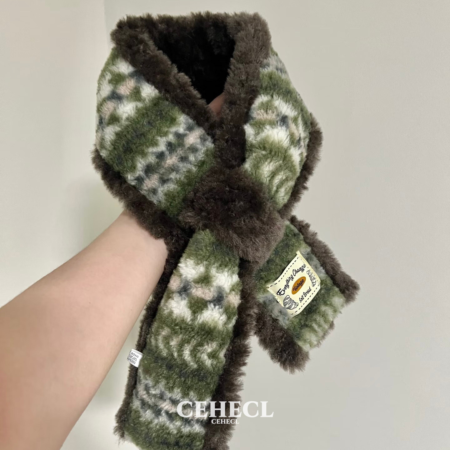 费尔岛风复古绿色格纹毛绒交叉围巾女款秋冬加厚保暖防寒围脖短款,服饰配件/皮带/帽子/围巾,围巾/丝巾/披肩,淘宝优惠券,粉丝福利购,淘宝优惠卷