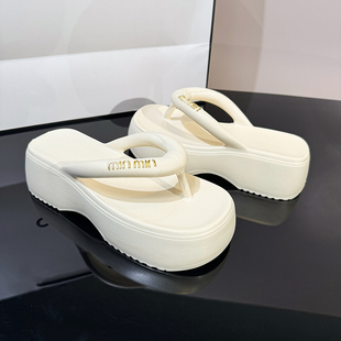 外穿夹脚拖鞋 miu系增高厚底人字拖女夏2025新款 网红百搭沙滩凉拖