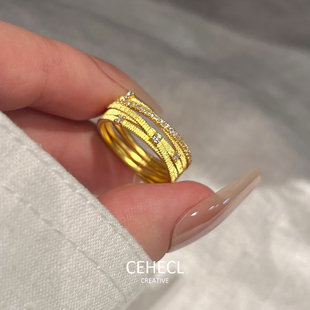 金色多层缠绕星轨宽口戒指女中古小众设计轻奢气质拉丝镶钻指环