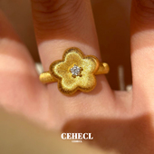 有钱花 拉丝金色梅花戒指高级感新中式 复古轻奢精致镶钻指环配饰