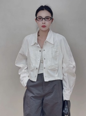 67001韩版褶皱长袖白色翻领牛仔短外套女春季新款休闲夹克上衣潮